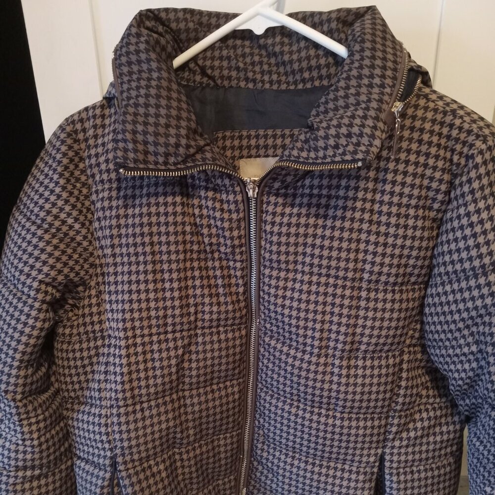 Petite- size S- puffer jacket with hidden hoodie